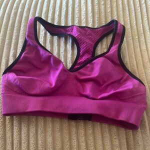 Lululemon magenta purple pink size 6 EUC Women's Pink Sports Bra